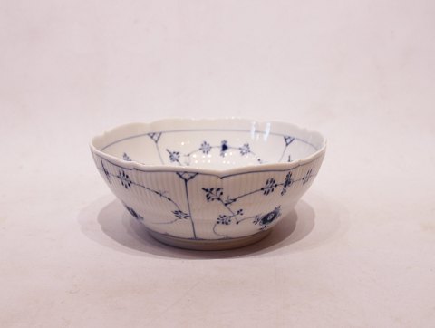 Blue fluted bowl, no.: 311, by Royal Copenhagen.
5000m3 showroom.