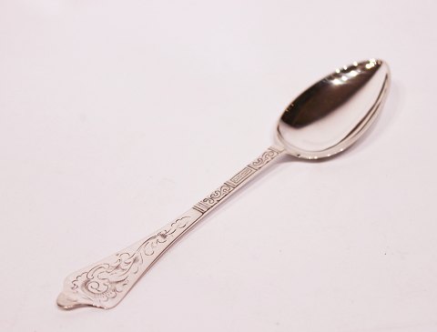 Dessertspoon in Antique Rococo, hallmarked silver. 
5000m2 showroom.