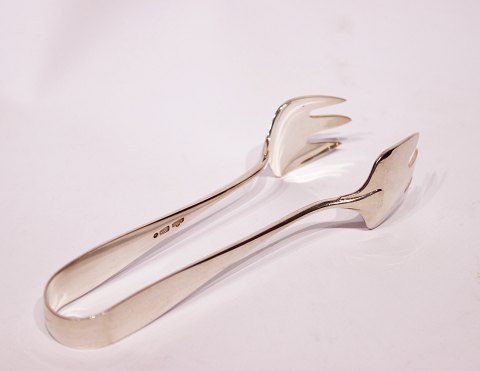 Ice tongs of the pattern Ida by A. Michelsen, sterling silver.
5000m2 showroom.