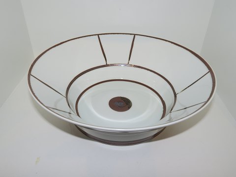 Bing & Grondahl
Large round bowl with brown decoration
