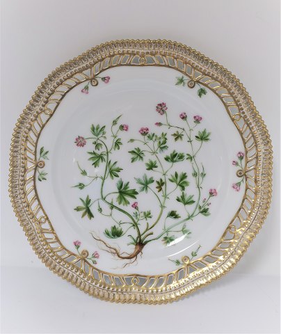 Royal Copenhagen. Flora Danica. Lunch plate (3554). Produced in 1894 - 1900. 
Diameter 22 cm. (1 quality). Geranium pusillum L