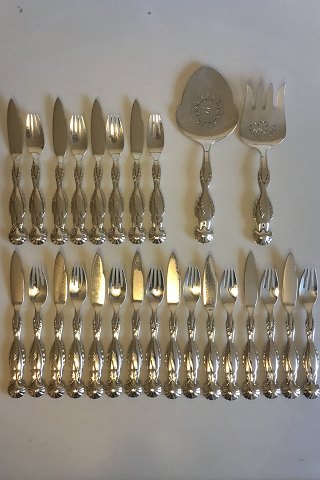 Georg Jensen Sterling Silver Pattern No 55 fish service. Set for 12 persons with 
serving set
