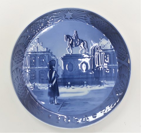 Royal Copenhagen. Christmas plate 1949. (1 Quality)