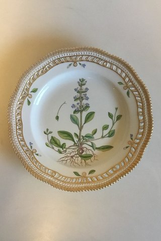 Royal Copenhagen Flora Danica Plate with pierced border No 20/3553