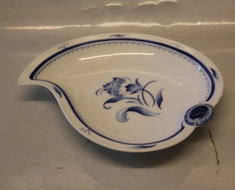 Bing & Grondahl  Jubilee Service 199 Leaf shaped dish, (large) 25 cm (357)