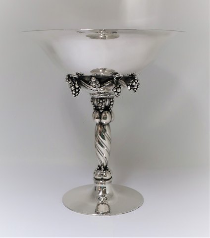 Georg Jensen. Large Grape centerpiece design 264A. Sterling (925). Height 27.5 cm. Weight 1177 grams. Produced 1933 - 1945.