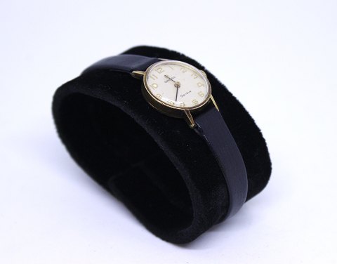 Omega Genéve dame ur med schweizisk urværk og sort Hirsch læder rem
5000m2 udstilling.
