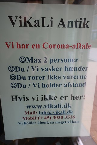 Text available in Danish language