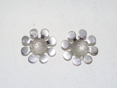 Michelsen sterling silver
Modern ear clips from 1980-2000