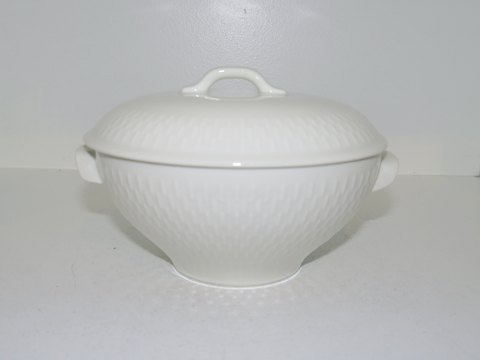 Wheat Corn
Lidded bowl