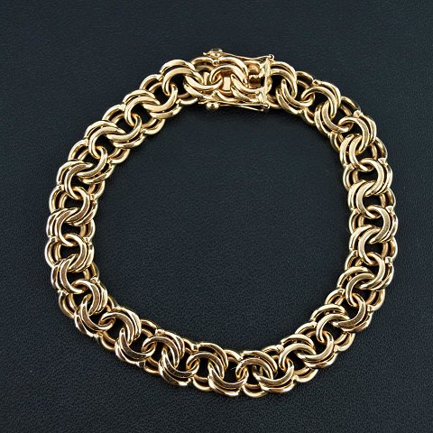 Leif Jørgensen; A bracelet of 14k gold, w. 9 mm