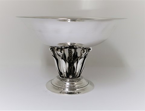 Georg Jensen. Silver Bowl. Sterling (925). Model 171. Design Johan Rohde. Height 
14.5 cm. Diameter 19.5 cm. Produced 1945- 1977.