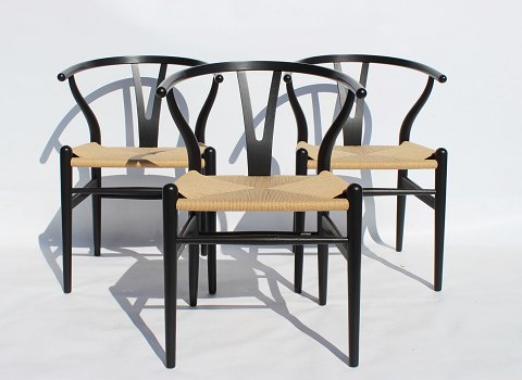 Set of three Wisbone Chairs - Model CH24 - Black Painted Wood - Natural Wicker - 
Hans J. Wegner - Carl Hansen & Søn