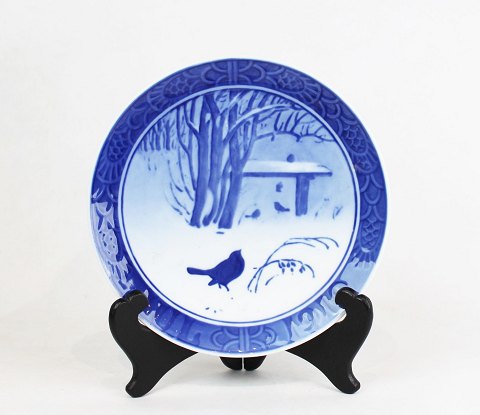 Christmas plate, "Birds in snow covered garden" by Oluf Jensen from 1919 for 
Royal Copenhagen.
5000m2 showroom.