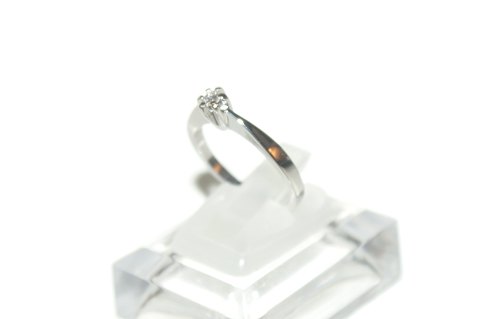 Elegant ladies ring in 14 carat white gold with Brilliant