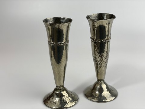 Pair of beautiful white metal vases - Art Nouveau