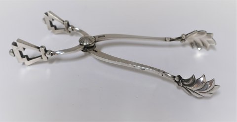 Georg Jensen. Sølvbestik. Sterling (925). Pyramide. Længde 14 cm. Produceret 
1945-1951