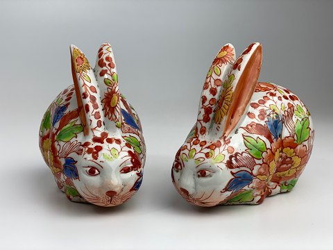 Pair of vintage porcelain rabbits, Imari style, 20th century