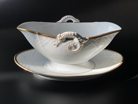 Hartmann sauce bowl no. 8 from Bing & Grondahl, white and gold, produced between 
1952 and 1957