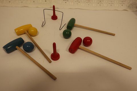 Table croquet 
About the 1960-years
The gates are in metal and the mallets are made of wood
A good toy which makes it possible to play 4 persons together
The original detailed instruction and the drawing come with 
In a good condition