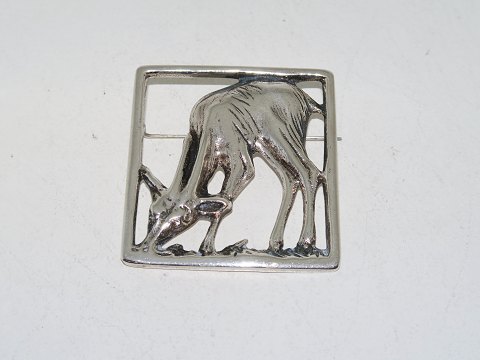 Christian Veilskov silver
Large square brooch with deer from 1963-1975