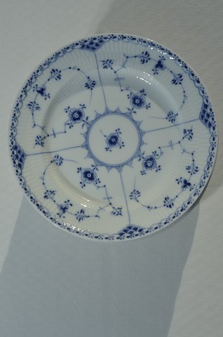 Royal Copenhagen  Blue fluted half lace Plate 572