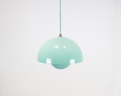 Turquoise Flowerpot, model VP1, pendant designed by Verner Panton in 1968 and 
manufactured by Andtradition.
5000m2 showroom.
