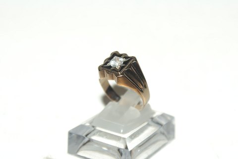 Elegant ring with zikon stone in 14 carat gold