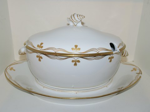 White with gold garlandSoup tureen from 1894-1897
