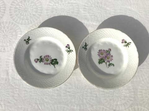 Bing & Grondahl
Chrysanthemum
Cake plate
# 28A
* 40kr