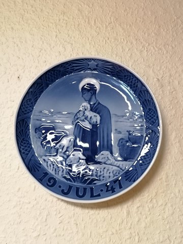 Royal Copenhagen Royal Copenhagen porcelain Christmas plate 1947