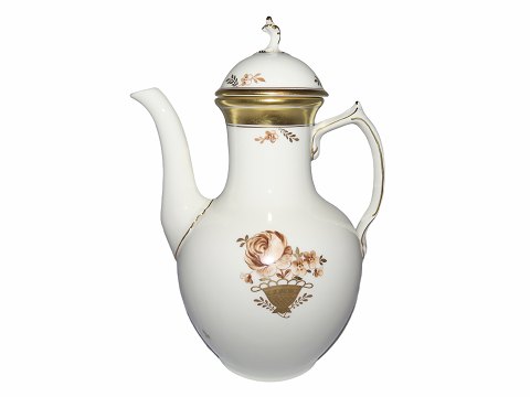 Gold Basket
Coffee pot