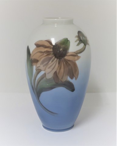 Königliches Kopenhagen. Vase. Modell 2680-47-7. Höhe 17,5 cm. (1 Wahl)