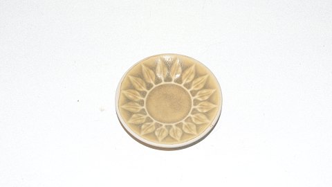 Bing & Grøndahl Nissen/Kronjyden, Relief stoneware, Cover bowl
Diameter 7.5 cm
