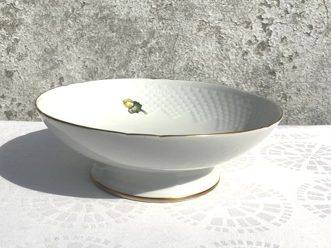 Bing & Grondahl
Erantis
Dish on foot
# 223
*250DKK