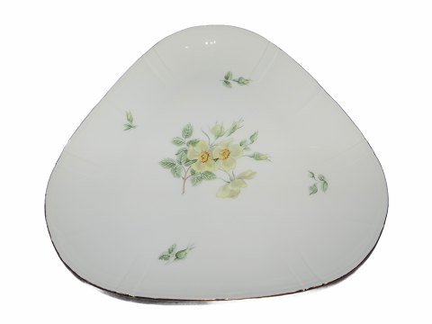 Dune Rose
Triangular dish 24  cm.