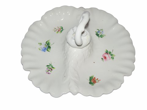 Bing & GrondahlDivided dish with flowers from 1853-1895