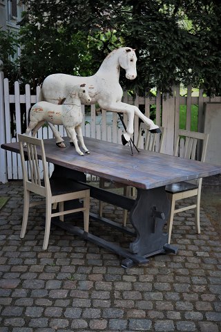 Old, solid oak table with 4 cm. thick oak planks...