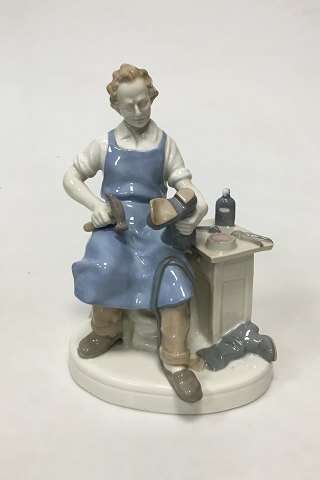 Gräfenthal Thüringen German Porcelain Figurine of Shoemaker