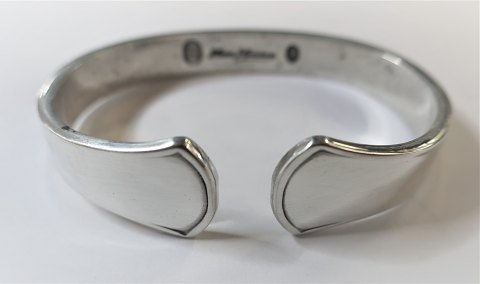 Hans Hansen. Sterling (925). Arvesölv no. 5. Napkin ring.