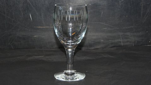 Red wine glass #Kirsten Piil Glas Holmegaard
Height 14.9 cm