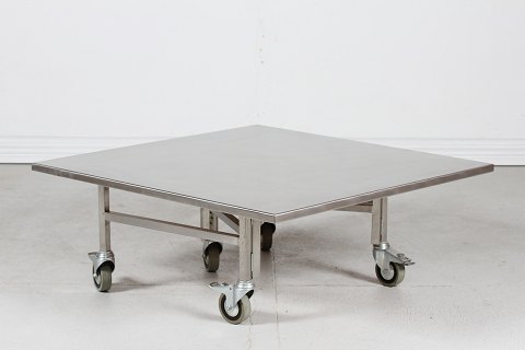 Danish Modern
Custom made
coffee table
Nestved Moebelfabrik