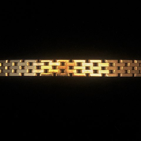A bracelet of 14k gold, w. 5 mm