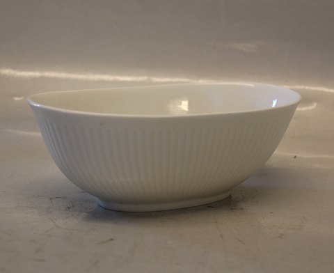 4232 Kgl. Hvid riflet oval skål 6.5 x 18 cm Blanc de Chine Kongelig Dansk 
