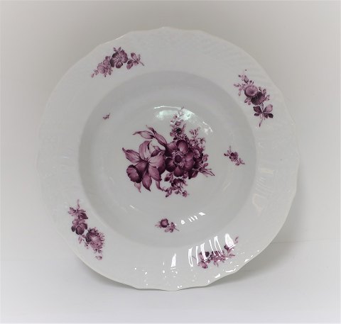 Royal Copenhagen. Curved purple. Porcelain tableware no. 483. Soup plate. Model 
1614. Diameter 24 cm. Produced before 1890. 
