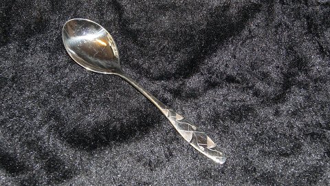 Frokostske #Diamant #Sølvplet
Produceret af O.V. Mogensen.
Længde 17,7 cm ca