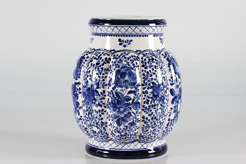 Royal Copenhagen
Aluminia
Large Eremitage vase