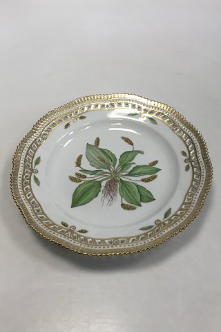 Royal Copenhagen Flora Danica Plate with pierced border No 20/3553