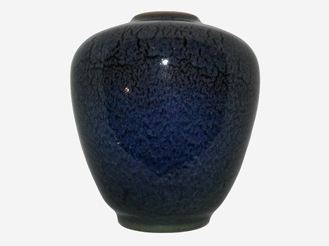 Royal Copenhagen art pottery
Unique vase by Nils Thorsson