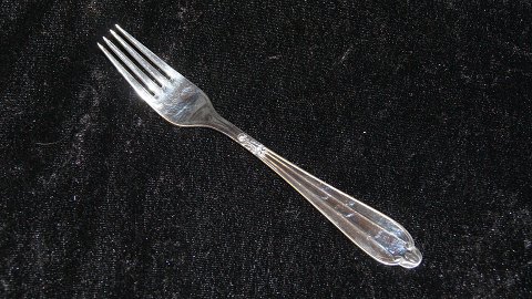 Dinner fork #Crown pattern Silver stain
Produced by Kronen Sølv og Pletvarefabrik.